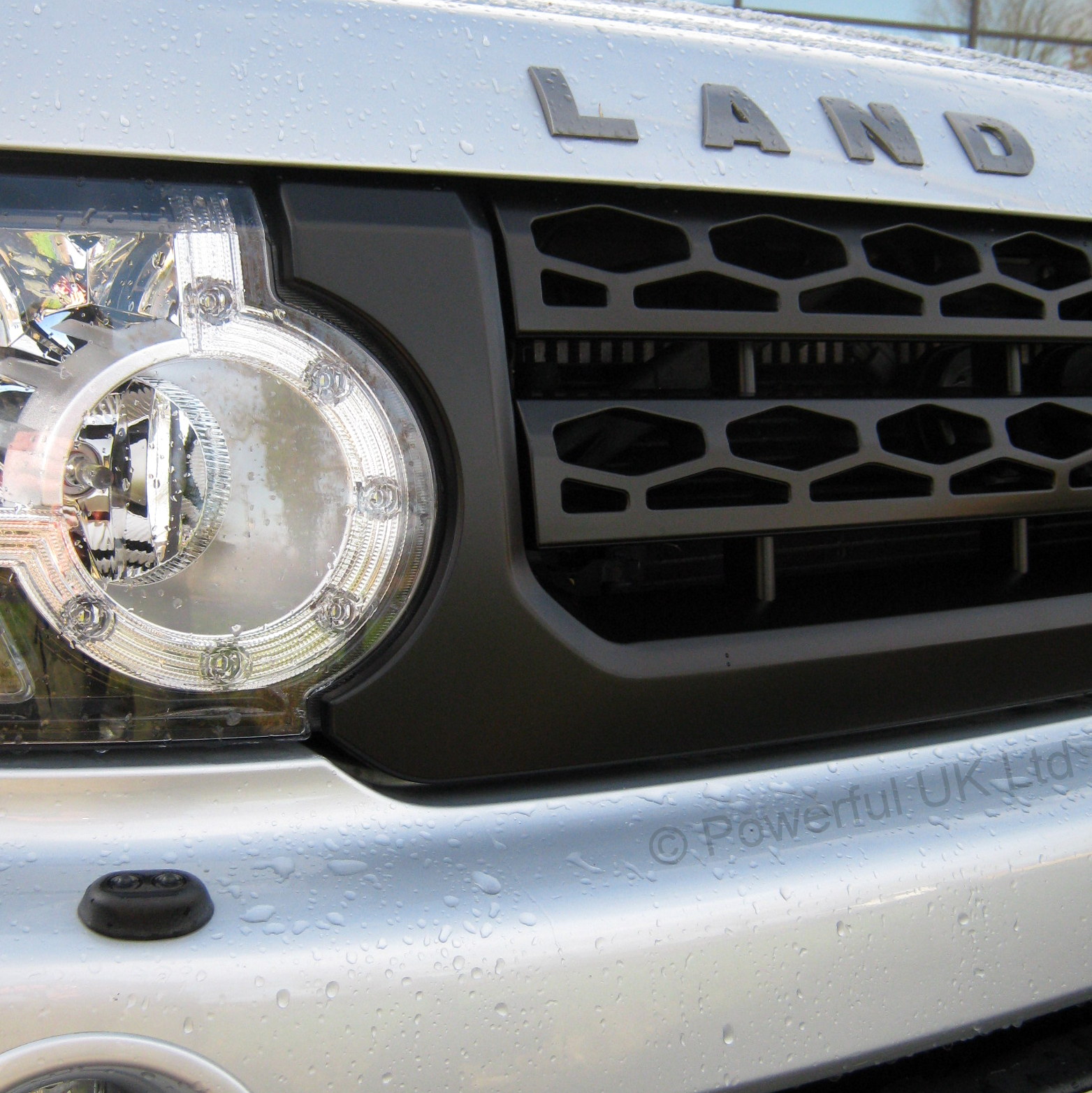 Black style front grille upgrade kit for Land Rover Discovery 4 LR4